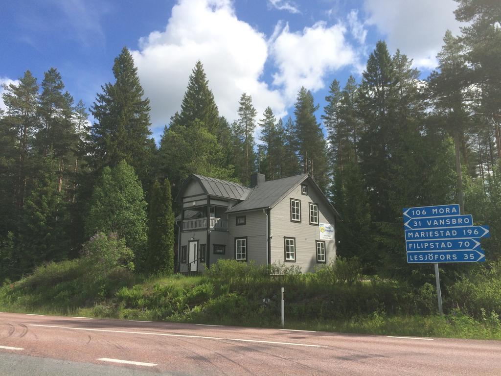 Laxtjärn Route 26 Bed & Breakfast エクステリア 写真